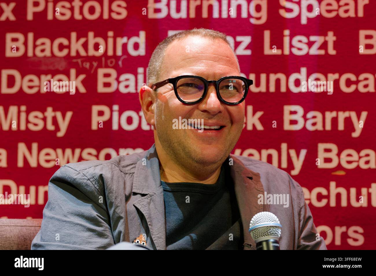 Cory Doctorow lors de la réunion d'auteur marquant la sortie de l'édition polonaise de son livre "Enshittification". Banque D'Images