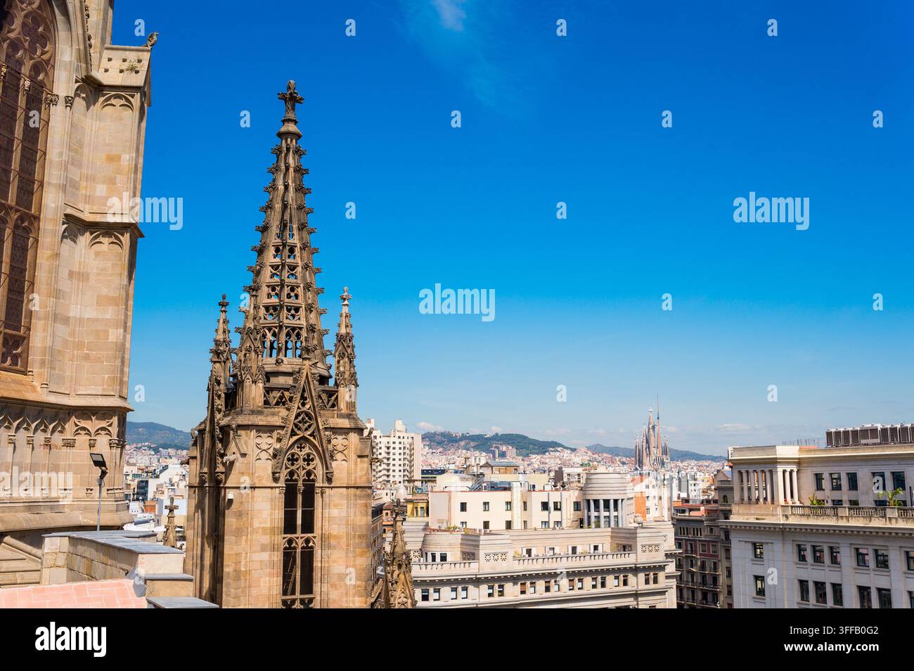 Vue de la ville de Barcelone depuis le bâtiment de la cathédrale Banque D'Images