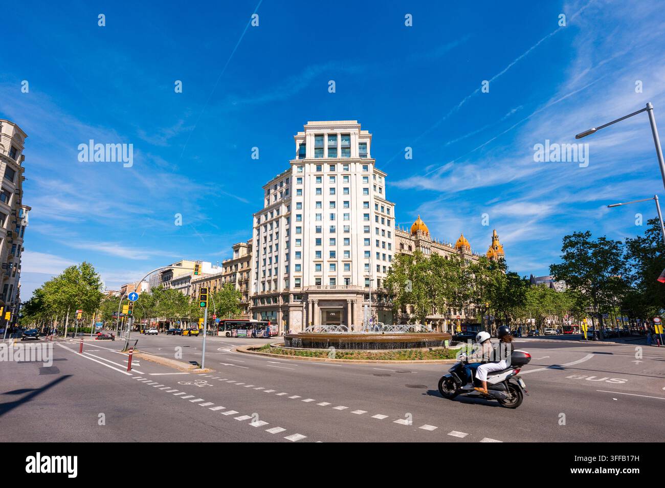 Croisement du Passeig de Gràcia et de la Gran Via à Barcelone Banque D'Images