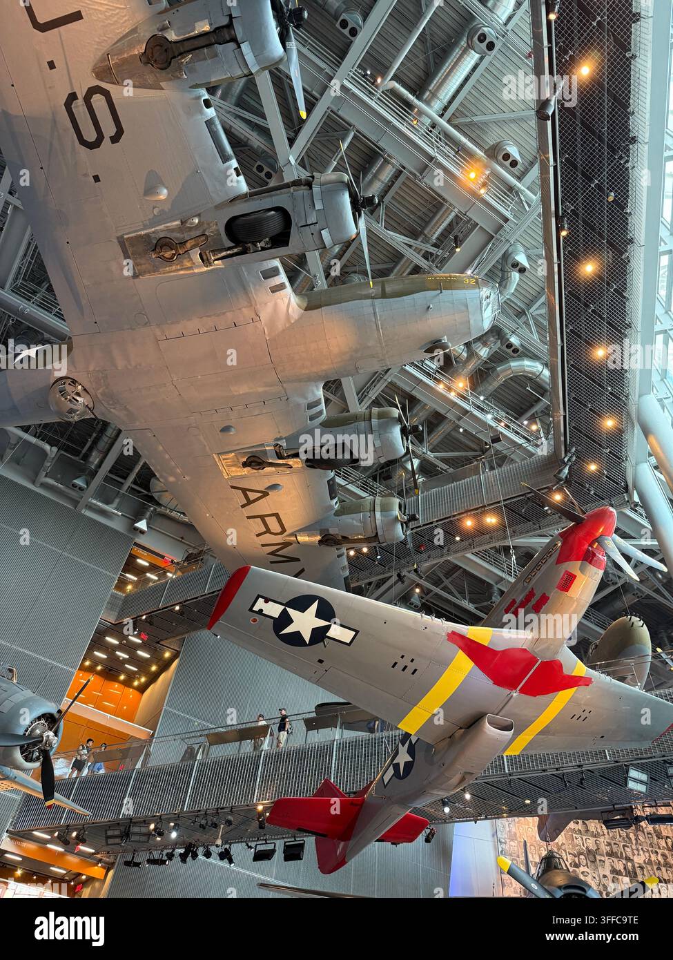 Musée de la Seconde Guerre mondiale Pavillon de l'aviation de La Nouvelle-Orléans - Image de stock capturée avec un smartphone