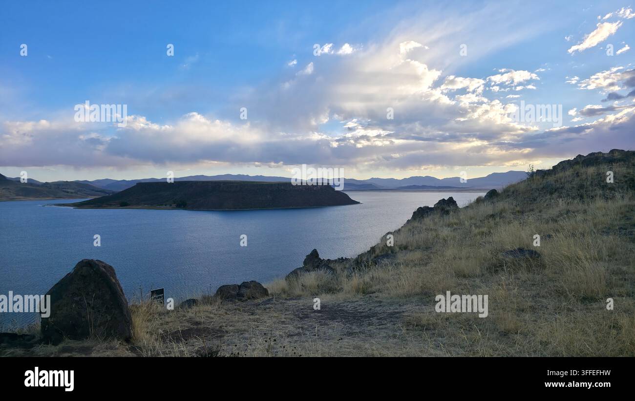 Couchant sur le lac Peru - Image de stock capturée avec un smartphone