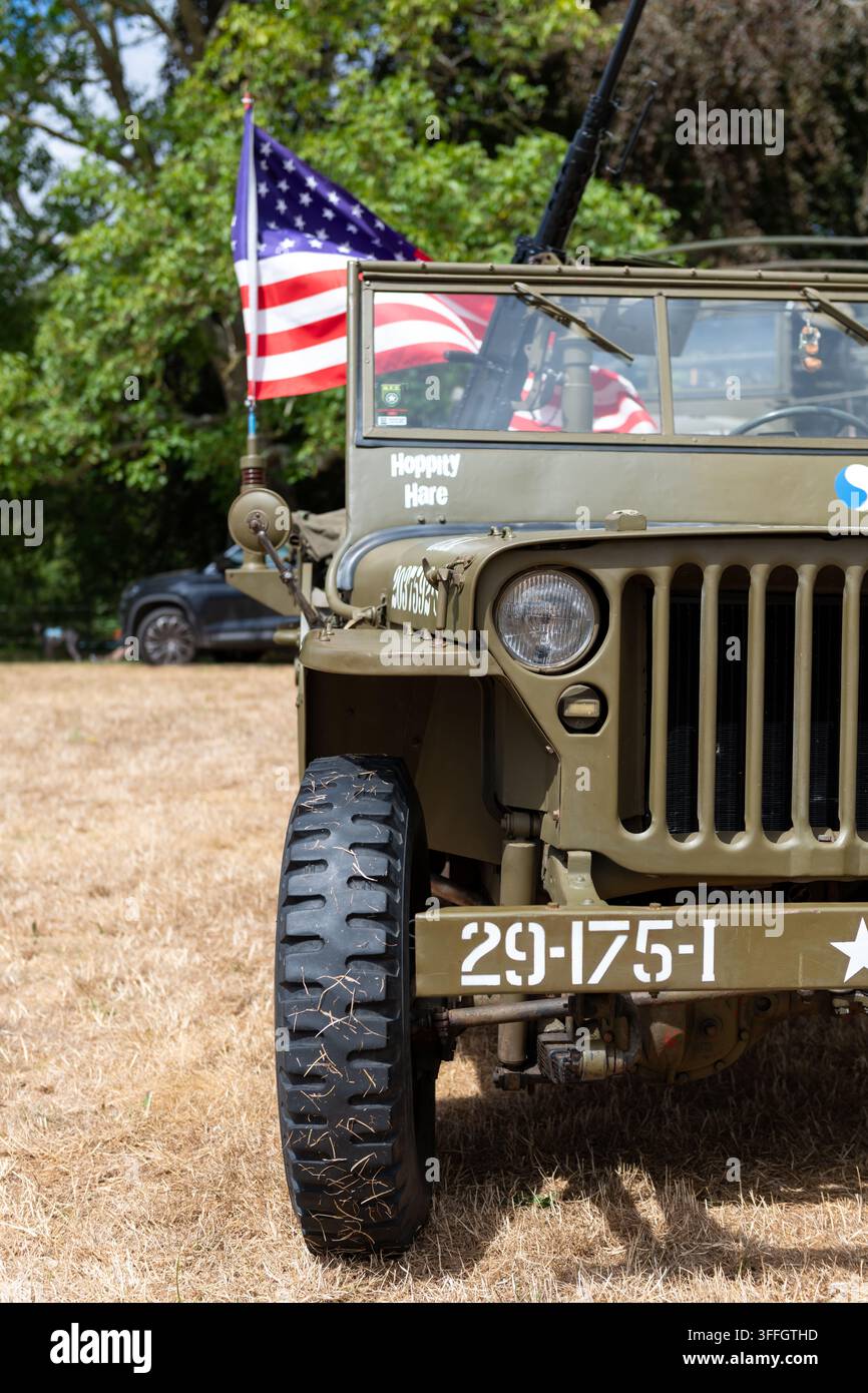 Sherborne.Dorset.Royaume-Uni.26 juillet 2026.Un Willys Jeep de la Seconde Guerre mondiale est exposé lors du salon Classic and Supercars Banque D'Images
