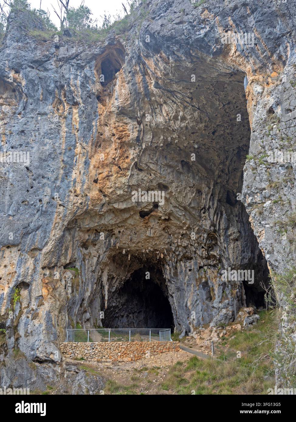L'entrée de la South Glory Cave et de la North Glory Cave aux Yarrangobilly Caves Banque D'Images