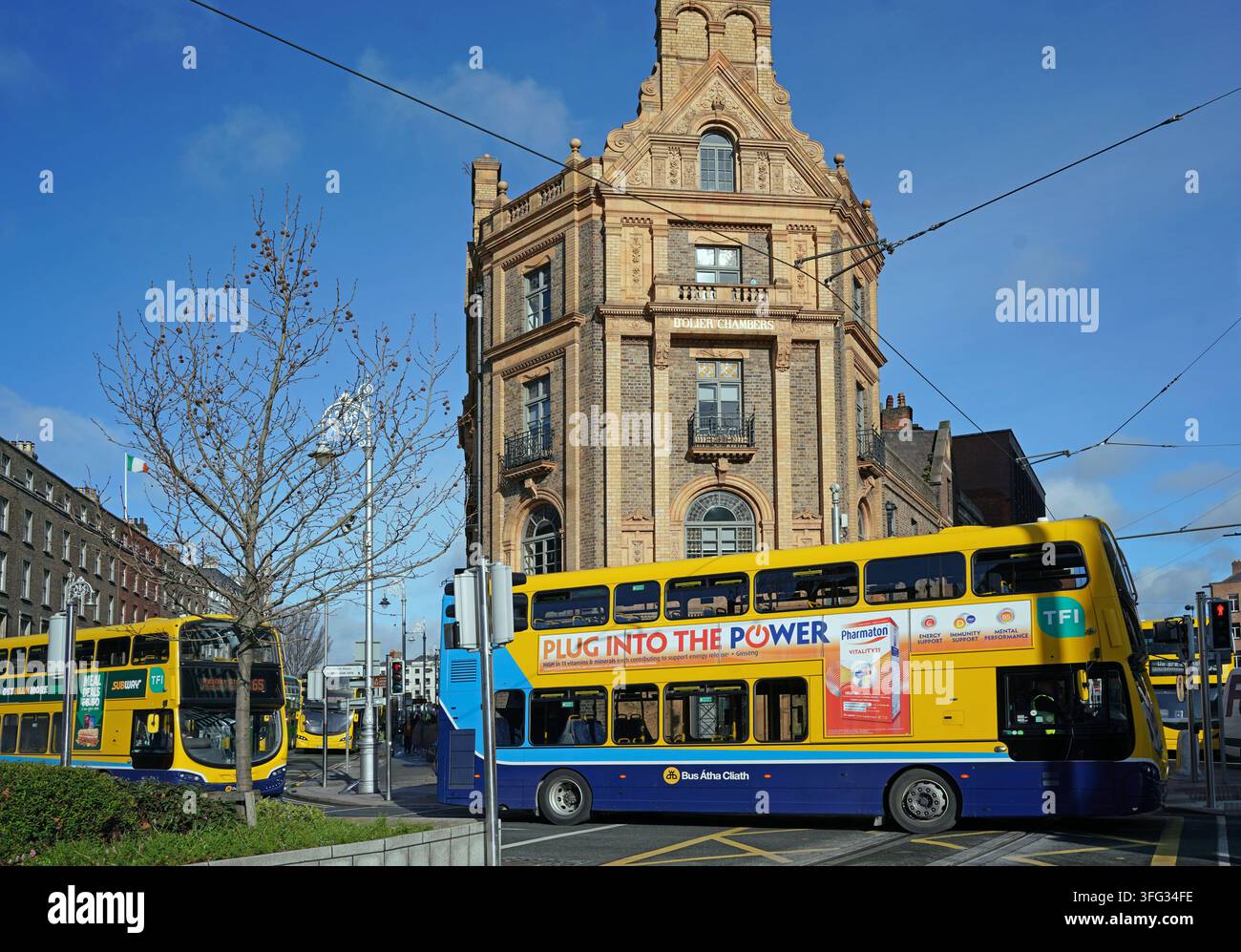 Bus à deux étages dans le centre de Dublin Banque D'Images