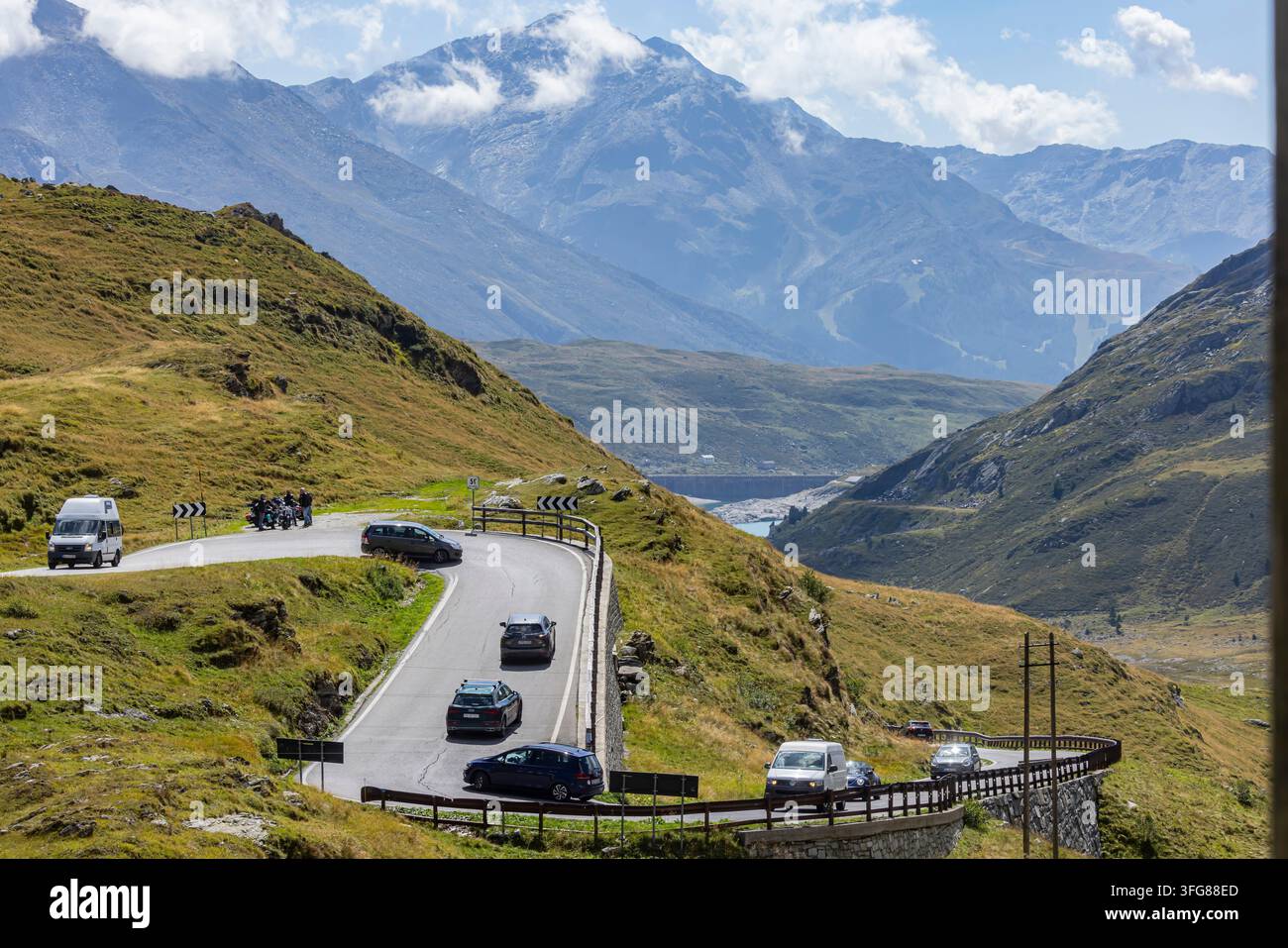 Le col de Splügen se trouve à une altitude de 2 114 mètres au-dessus du niveau de la mer et relie Splügen à Rheinwald, dans le canton suisse des Grisons (nord Banque D'Images
