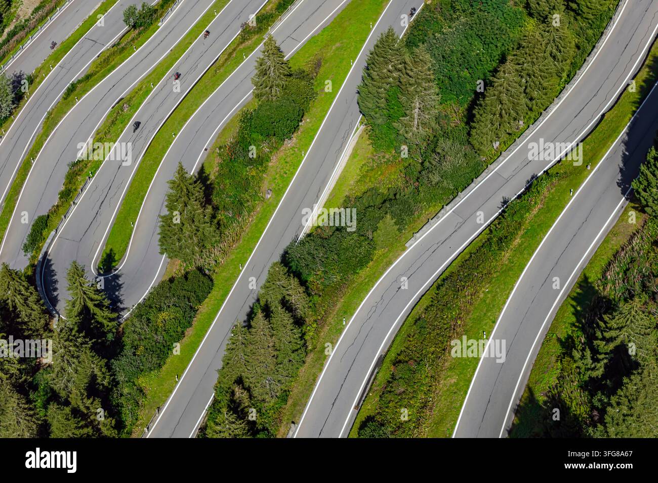 Côté nord du Spluegen. Le col du Spluegen se situe à une altitude de 2 114 mètres au-dessus du niveau de la mer et relie Spluegen à Rheinwald, dans le ca suisse Banque D'Images