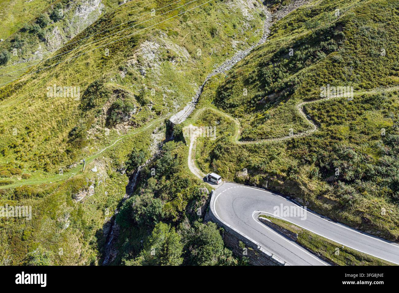Côté nord du Spluegen. Le col du Spluegen se situe à une altitude de 2 114 mètres au-dessus du niveau de la mer et relie Spluegen à Rheinwald, dans le ca suisse Banque D'Images