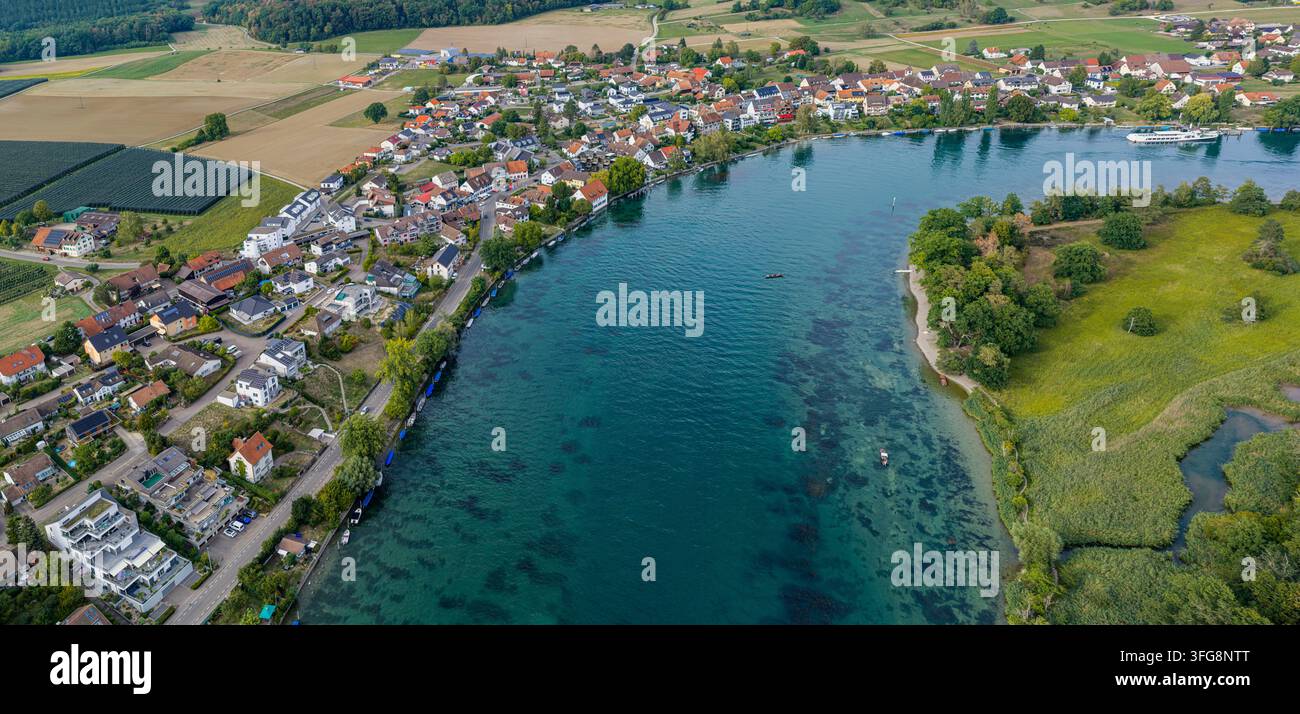 Buesingen am Hochrhein est la seule municipalité en Allemagne qui est entièrement entourée de territoire étranger. La municipalité est entourée par la Suisse Banque D'Images