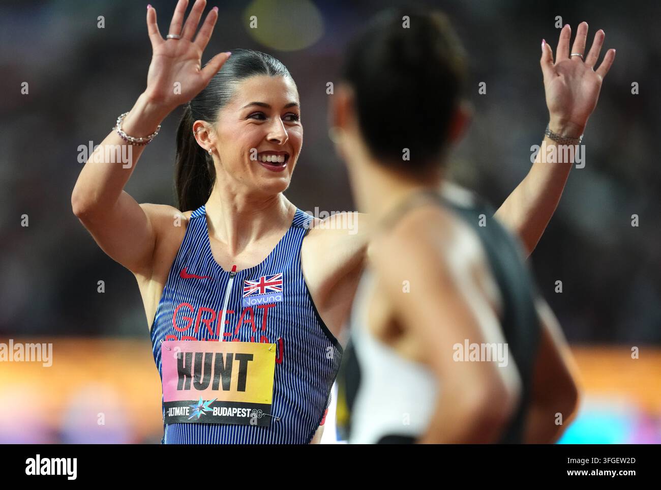 Amy Hunt de Grande-Bretagne célèbre sa qualification après la demi-finale du 100 m féminin le deuxième jour des Championnats mondiaux d'athlétisme Ultimate à Budapest, Hongrie. Date de la photo : samedi 12 septembre 2026. Banque D'Images