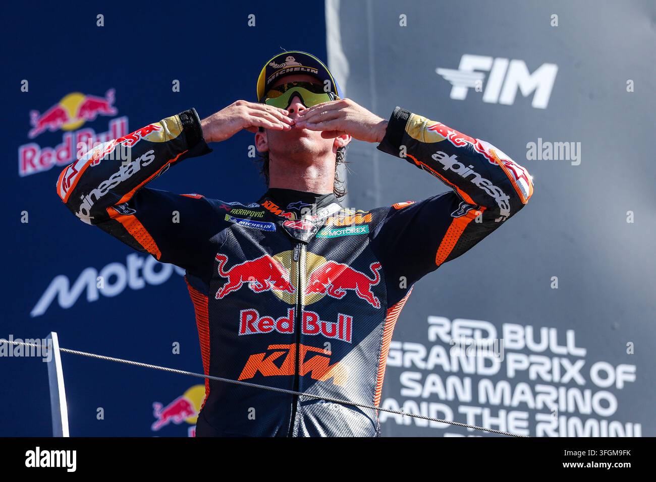 Pedro Acosta d'Espagne et Red Bull KTM Factory Racing célèbre sa troisième place lors du podium de la course MotoGP GP14 Red Bull Grand Prix de San Marino et de la Riviera de Rimini. Banque D'Images