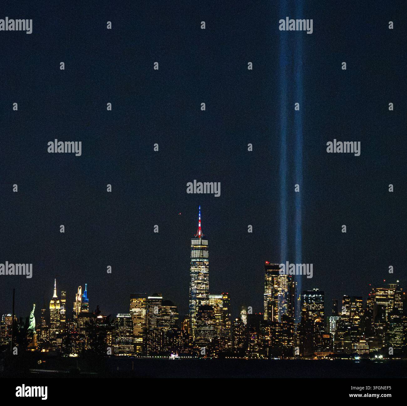 Lumières du mémorial du 11 septembre et cérémonies au 25e anniversaire des attentats du 11 septembre à NYC Banque D'Images