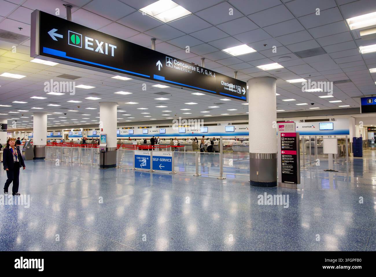Miami Floride, Aéroport international de Miami, American Airlines, terminal aéroportuaire, zone d'enregistrement, comptoirs de compagnie aérienne, libre-service, comptoir d'enregistrement, passagers, t Banque D'Images