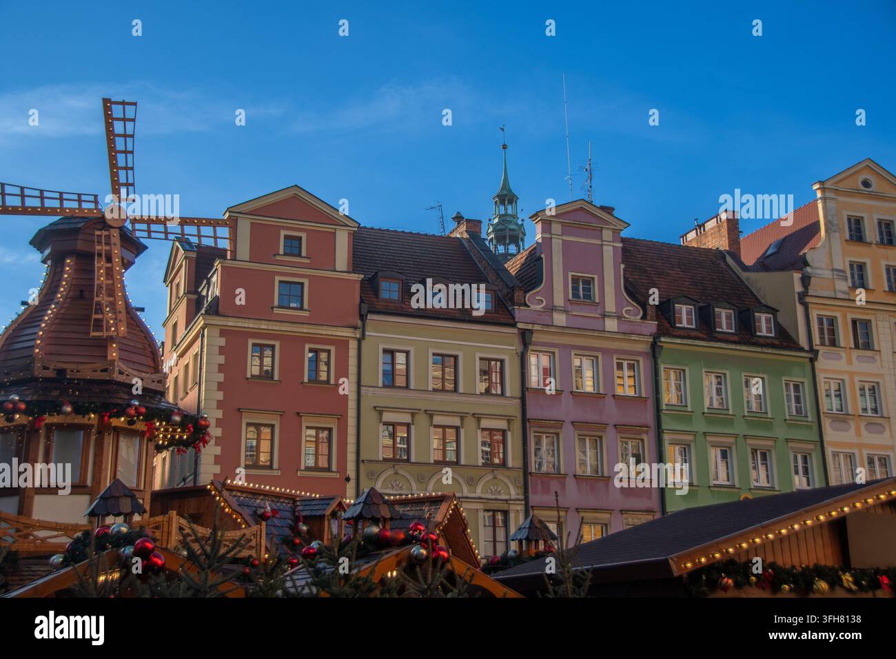 Marché de Noël et maisons historiques colorées à Wrocław, Pologne Banque D'Images