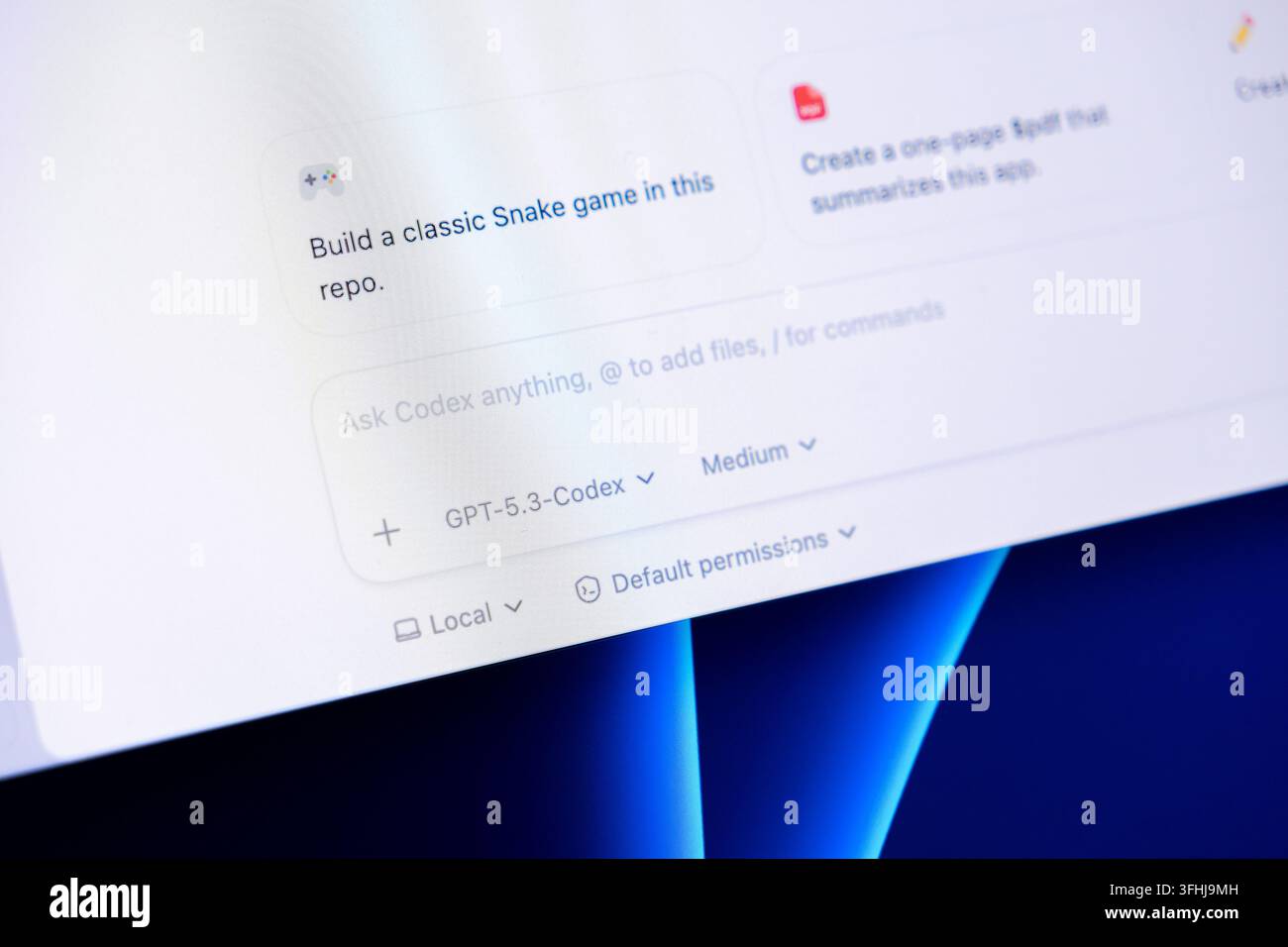 Poznań, Pologne – 24 février 2026 : Interface logicielle Codex affichant une barre d’invite IA pour une assistance à la programmation afin de rationaliser le développement web moderne Banque D'Images
