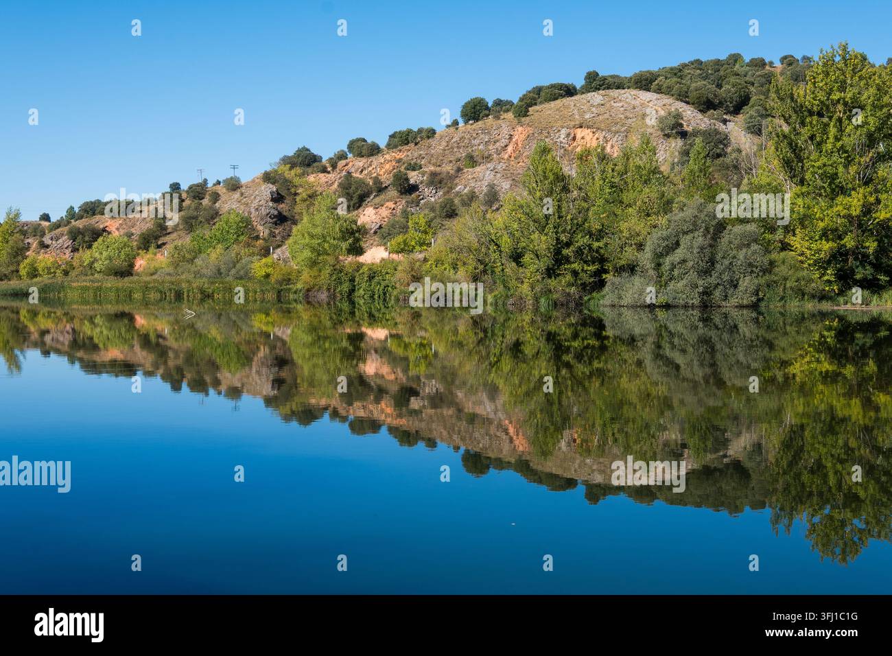 Río Duero à son passage par Soria Banque D'Images