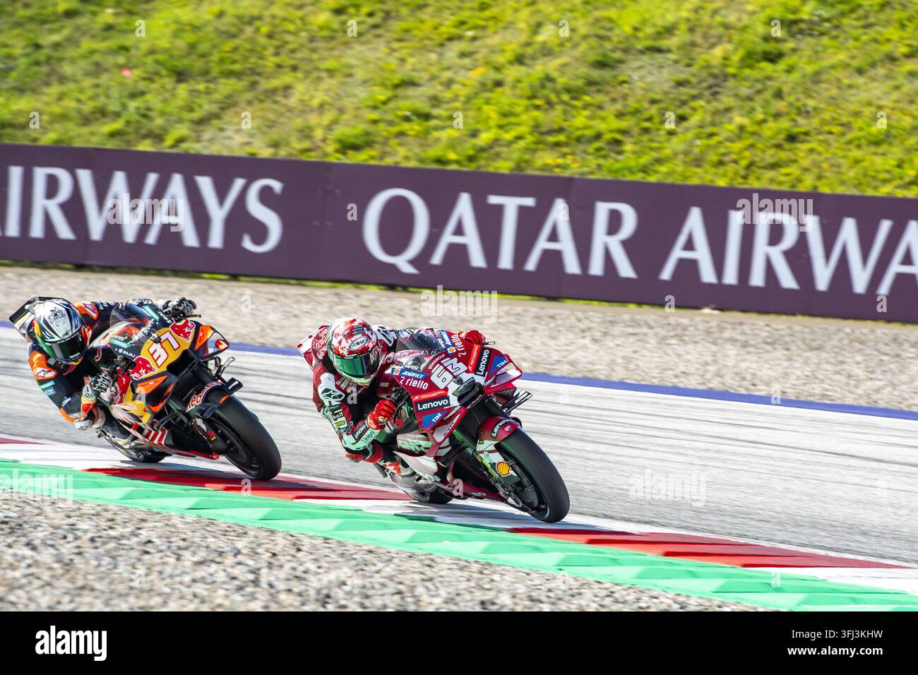 IPA88673092 - Pecco Bagnaia et Pedro Acosta lors du Grand Prix d'Autriche, Championnat du monde de MotoGP en Autriche, Autriche, le 18 septembre 2026 Banque D'Images