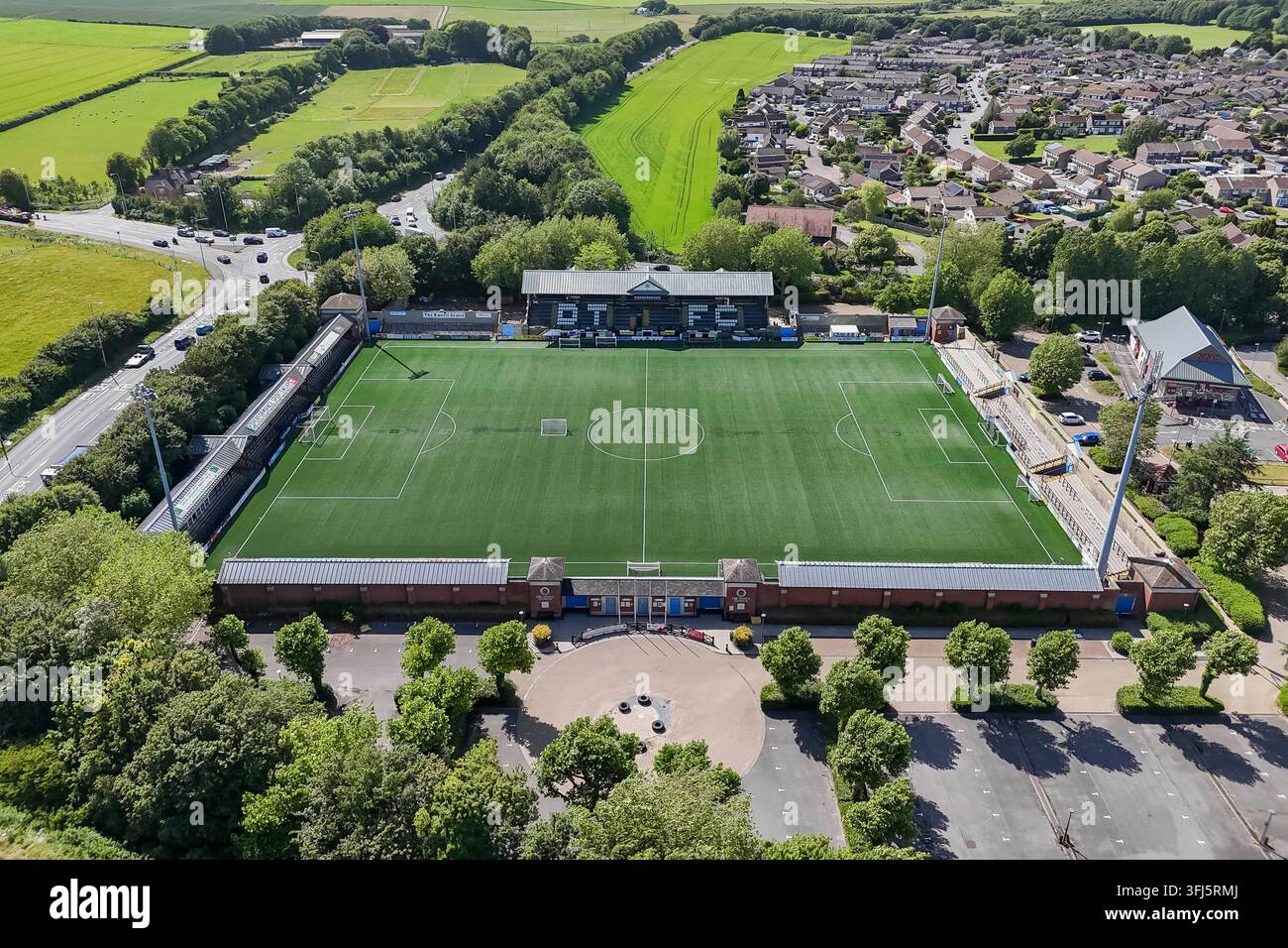 Vue aérienne générale de l'Avenue Stadium, domicile du Dorchester Town Football Club dans le Dorset, qui joue dans la Southern League Division One South. Banque D'Images