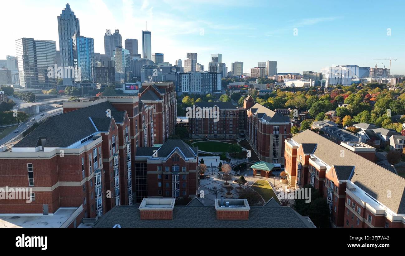 Bâtiments universitaires de Georgia Tech et skyline d'Atlanta, Géorgie. Plan d'établissement aérien. Banque D'Images