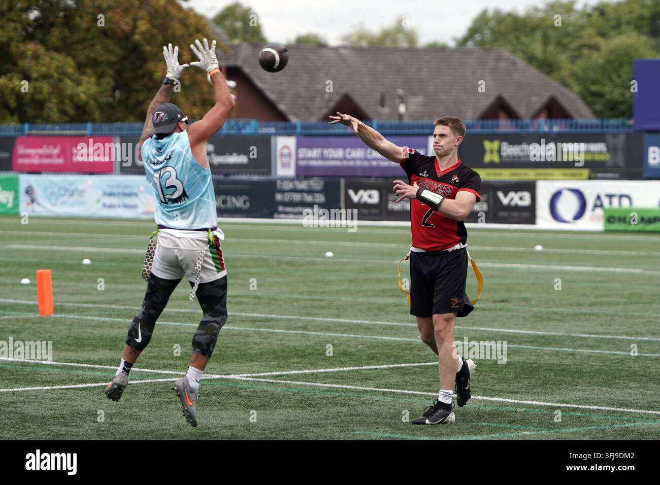 Quart-arrières de flag football en action lors de la journée des finales du BAFA flag football Banque D'Images