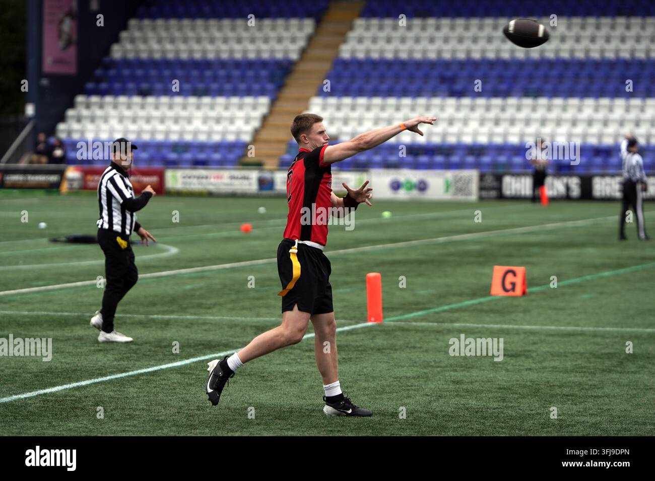 Quart-arrières de flag football en action lors de la journée des finales du BAFA flag football Banque D'Images