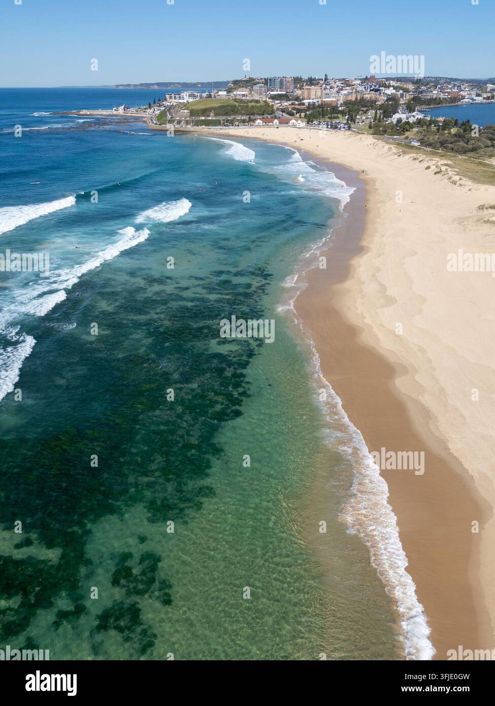 Vue aérienne de Nobbys Beach - Newcastle, Australie. L'une des meilleures plages de la région. Banque D'Images
