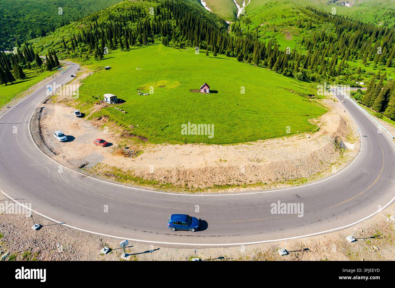 Paysage pittoresque le long de l'autoroute Duku, Xinjiang, Chine Banque D'Images
