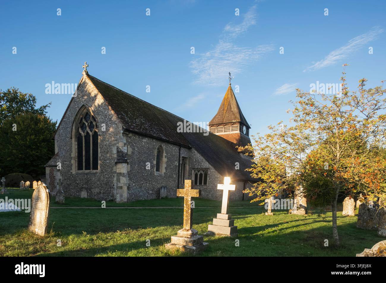 Angleterre, Hampshire, Test Valley, King's Somborne, L'église paroissiale de Saint-Pierre et Saint-Paul, Vue extérieure Banque D'Images