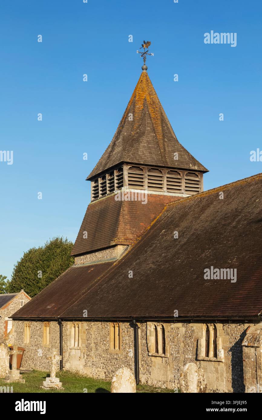 Angleterre, Hampshire, Test Valley, King's Somborne, L'église paroissiale de Saint-Pierre et Saint-Paul, Vue extérieure Banque D'Images