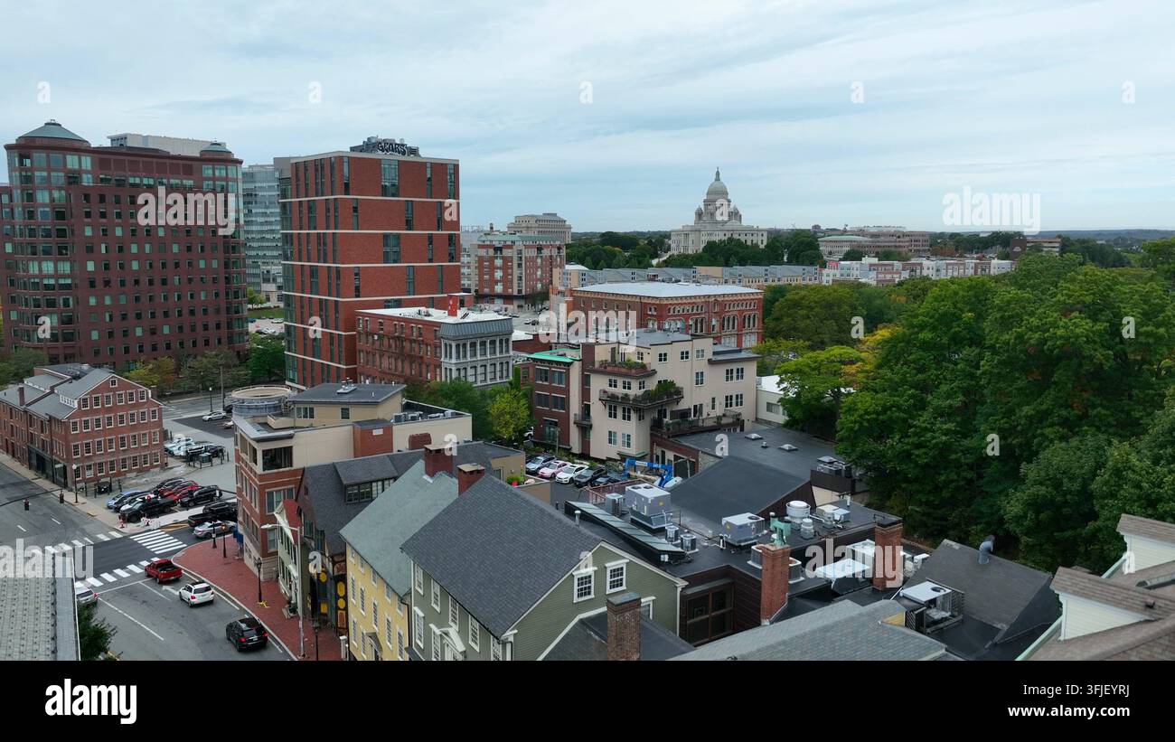 Providence Rhode Island centre-ville. Le quartier résidentiel surplombe le capitole d'État au loin. RI USA. Banque D'Images