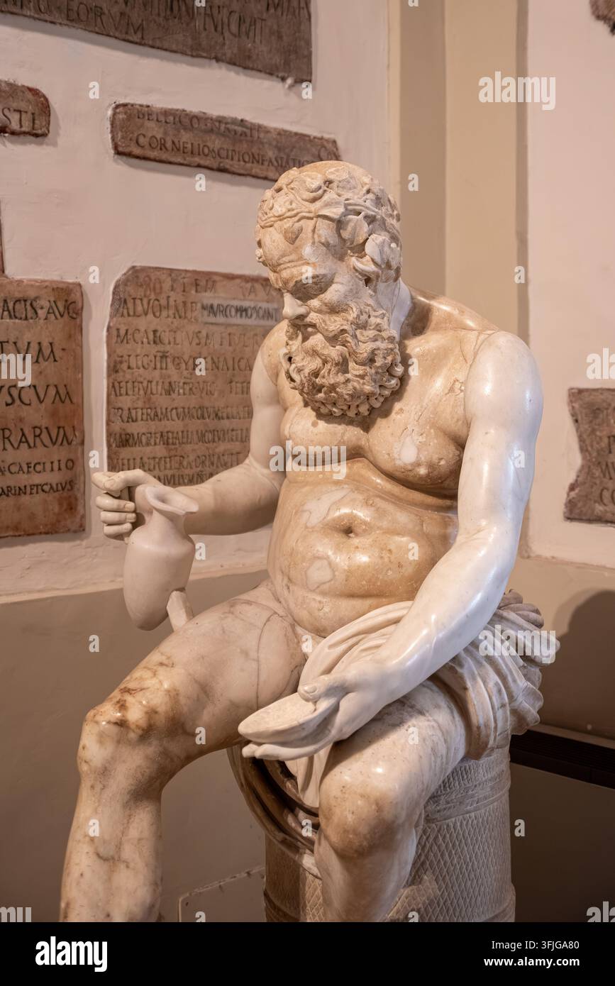 Statue antique en marbre de Polyphème à l'intérieur des Musées du Capitole, Rome Banque D'Images