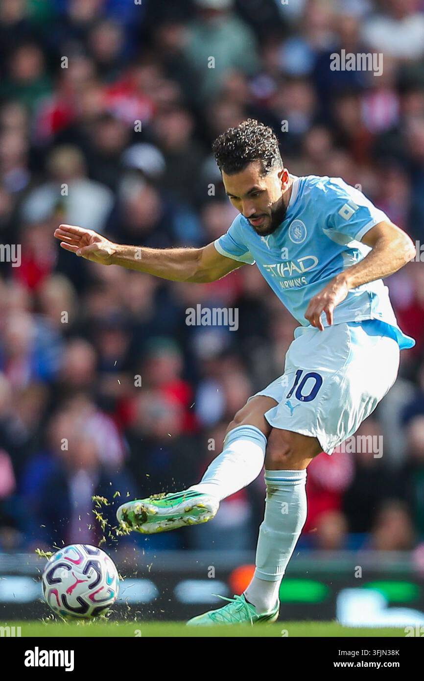 Manchester, Royaume-Uni. 20 sep, 2026. Rayan Cherki de Manchester City lors du match de Premier League Manchester City contre Sunderland à l'Etihad Stadium, Manchester, Angleterre le 20 septembre 2026 Credit: Lee Keuneke/Every Second Media Credit: Every Second Media/Alamy Live News Banque D'Images