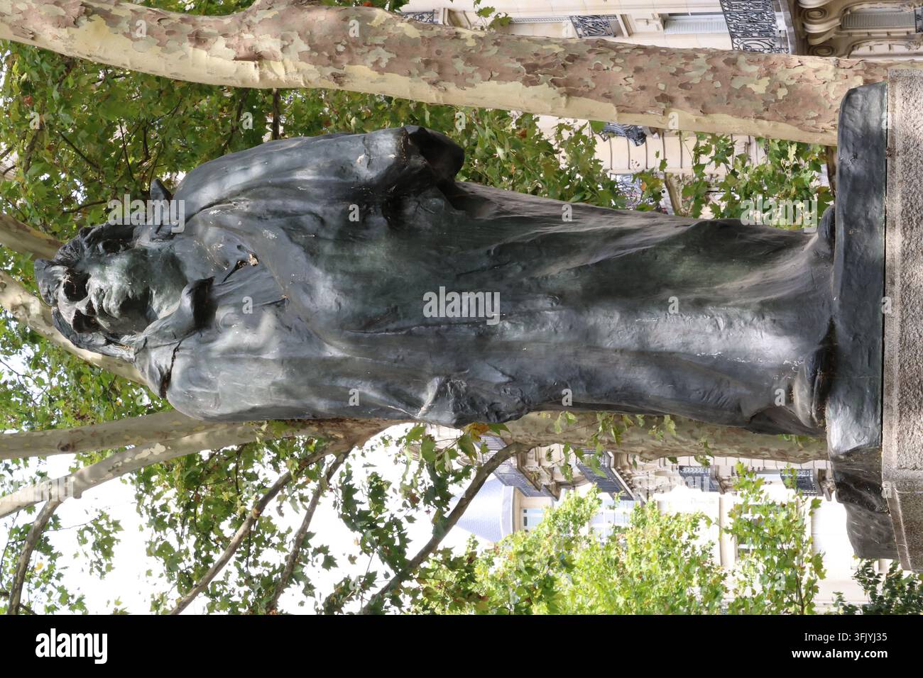Monument à Balzac (Monument à Balzac / Statue d’Honoré de Balzac), 1891–1897, sculpture en bronze par Auguste Rodin, intersection du Boulevard du Montpa Banque D'Images
