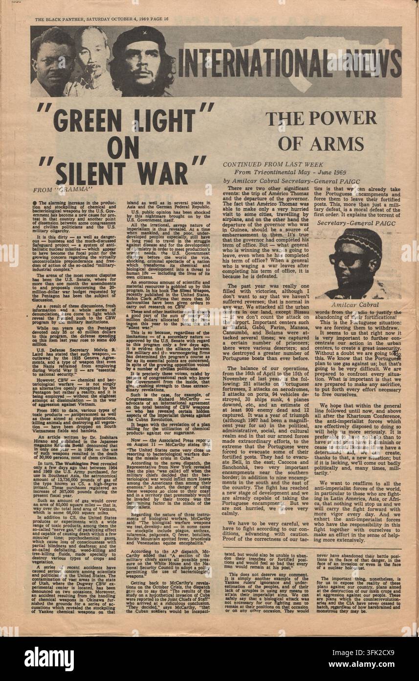 The Black Panther, numéro du 4 octobre 1969, avec une section d'actualités internationales et les titres „Feu vert“ sur „Guerre silencieuse“ et „Le pouvoir des armes“. Extrait/reproduction d'un discours ou écrit d'Amílcar Cabral (Secrétaire général du Parti africain pour l'indépendance de la Guinée et du Cap-Vert, PAIGC), publié à l'origine dans le magazine Tricontinental en juin 1969 Banque D'Images