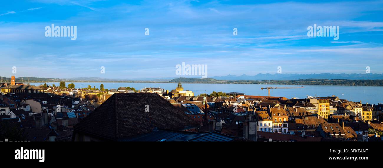 Panorama urbain de Neuchâtel en haute résolution Banque D'Images