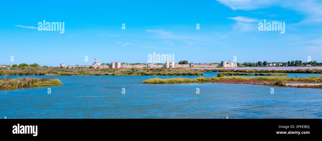 Les remparts de la ville médiévale d'Aigues-Mortes/France HI-RES Banque D'Images