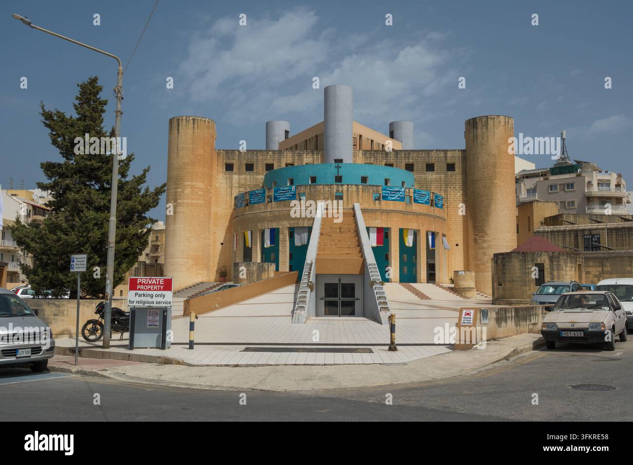 L’église Saint-François-d’Assise à Qawra St Pauls Bay Bugibba, Malte Banque D'Images