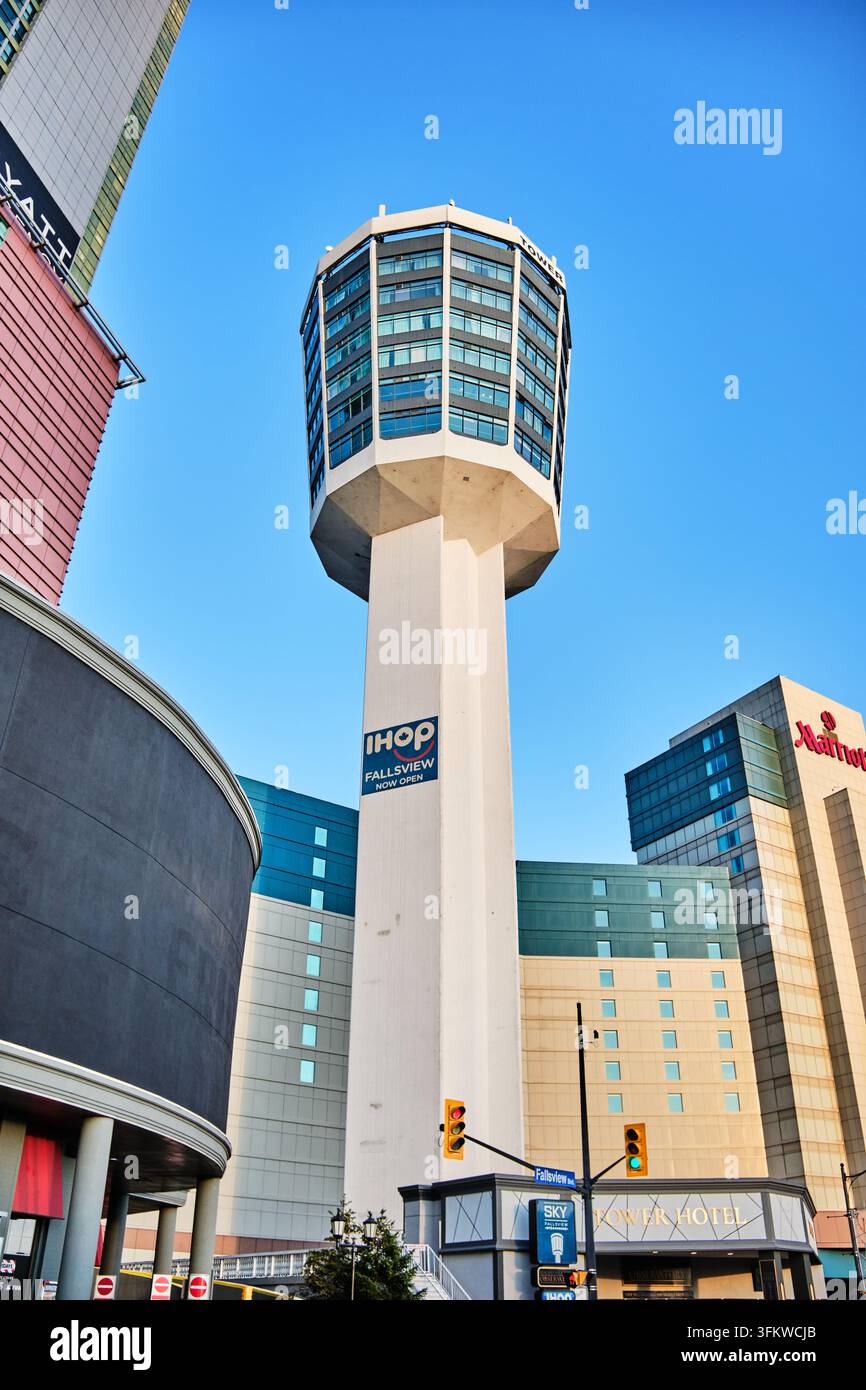The Tower Hotel / Minolta Tower (Niagara Falls) Banque D'Images