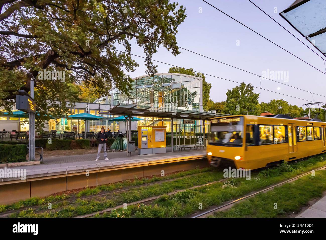 Bains minéraux de Cannstatt. Arrêt de tram Kursaal. Stuttgart, Bade-Wurtemberg, Allemagne Banque D'Images
