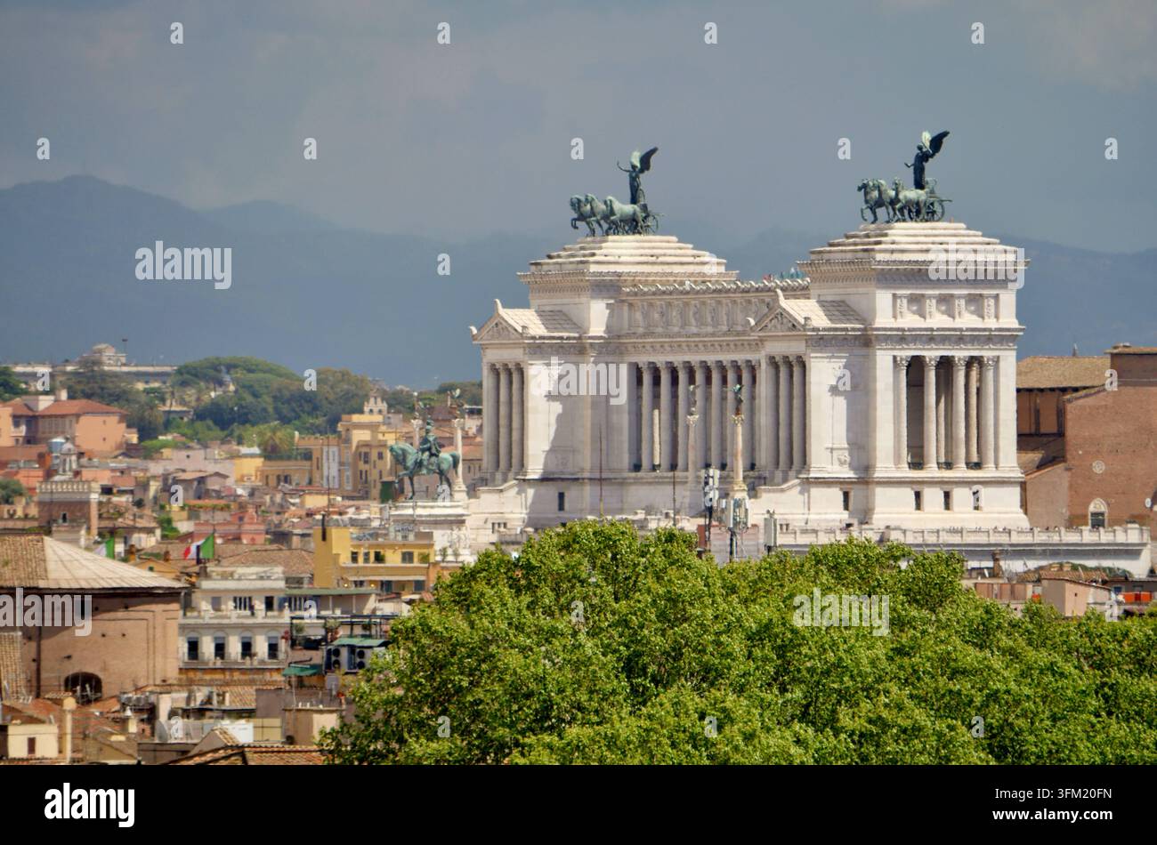 Vue depuis la Passegiata di Gianicolo vers le Vittoriano, Rome, Lazio, Italie, avril 2024 Banque D'Images