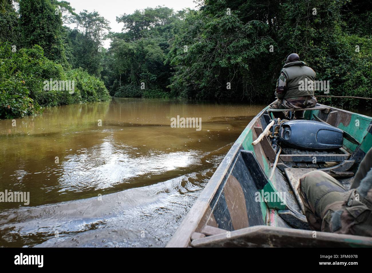 MARIPASOULA, FRANCE - 2018/12/10 : Opération Harpie, l'armée et la gendarmerie françaises luttent contre l'exploitation minière illégale de l'or dans la forêt amazonienne de Guyane française Banque D'Images