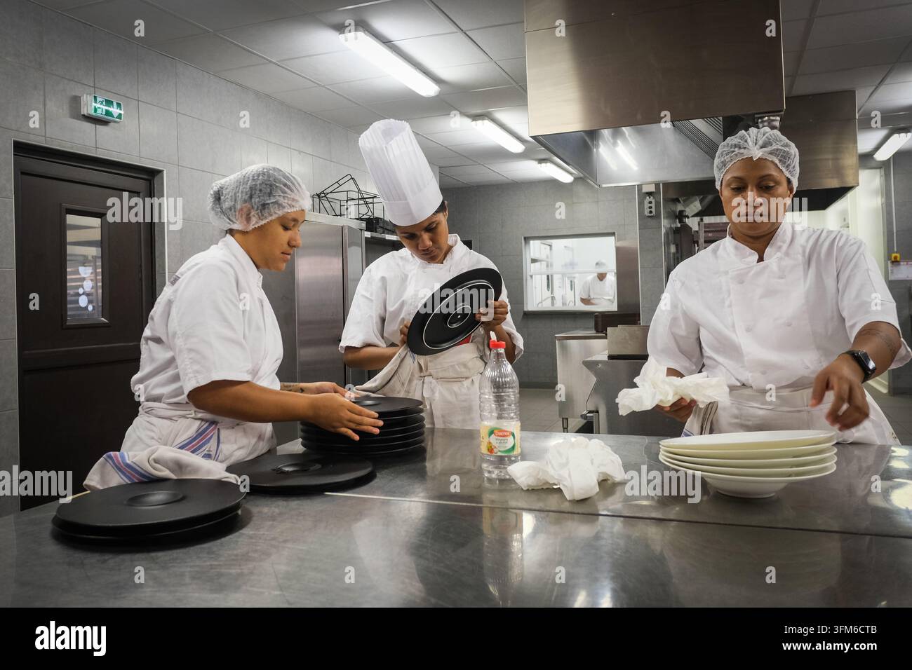PAPEETE, POLYNÉSIE FRANÇAISE - 2019/10/29 : Au régiment du service militaire adapté de Polynésie française à Papeete, les jeunes Polynésiens se forment pour un métier u Banque D'Images