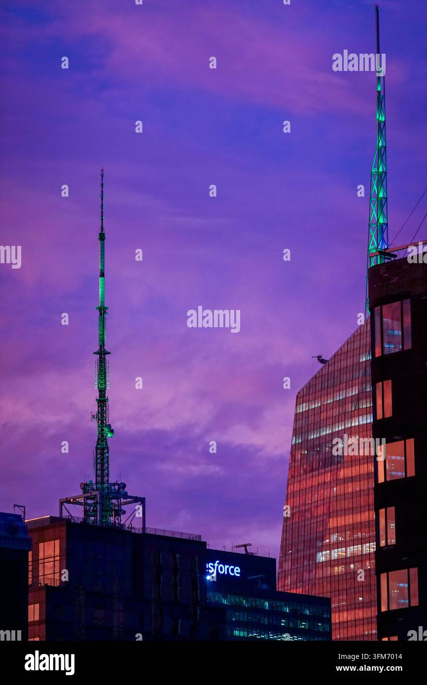 Belles nuages du coucher de soleil sur Midtown Manhattan, 2026, NYC, États-Unis Banque D'Images