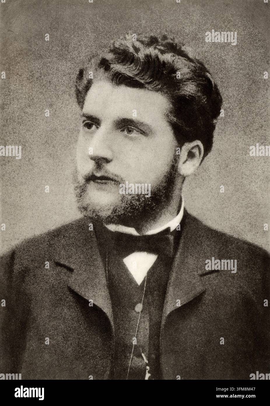 Une photographie représentant le compositeur romantique français Georges Bizet, surtout connu pour son dernier chef-d'œuvre, « Carmen ». Né Alexandre César Léopold Bizet (1838-1875), il était un enfant prodige qui fréquenta le Conservatoire de Paris et remporta le Prix de Rome en 1857, bien que beaucoup de ses projets théâtraux aient rencontré une indifférence initiale de son vivant. Ce portrait a été capturé par Étienne Carjat peu avant la mort prématurée du compositeur à l'âge de 36 ans. c.1875. Banque D'Images
