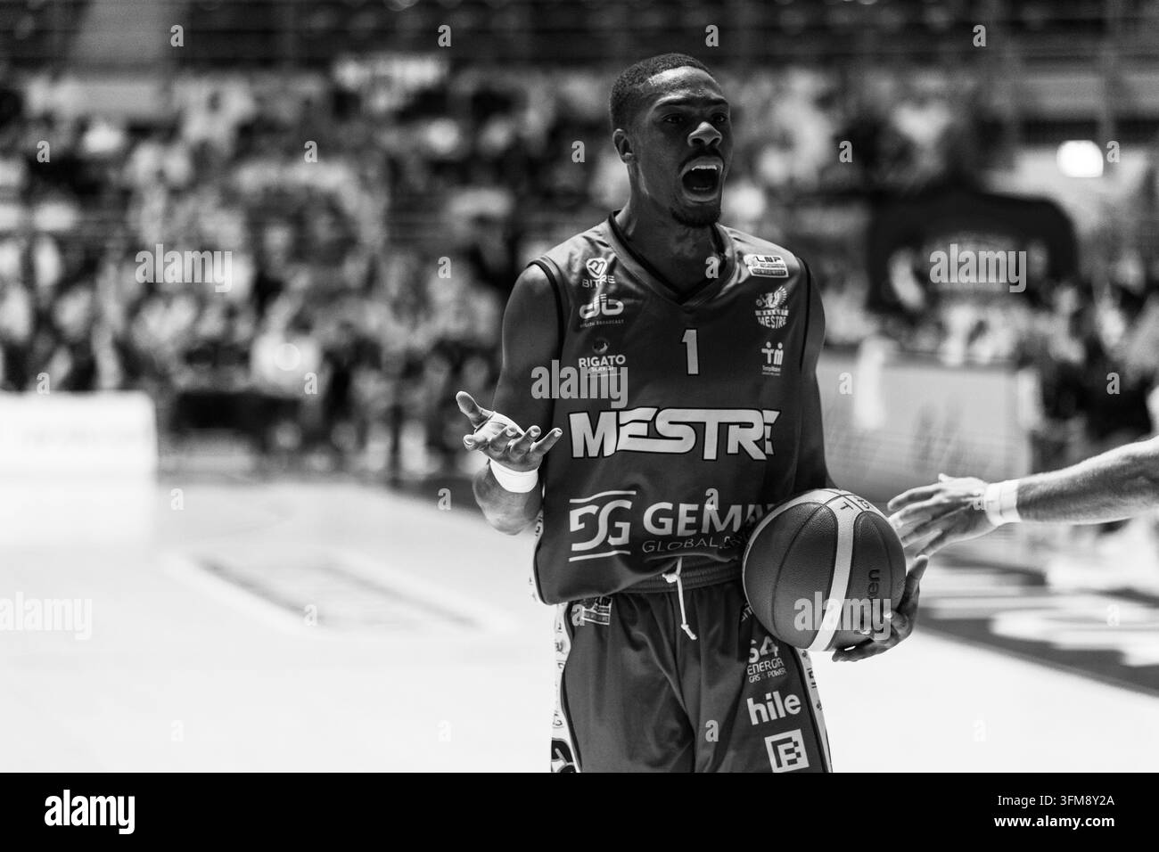 Turin, Italie : 27 septembre 2026 - KeShawn Curry de Gemini Basket Mestre 1958 en action contre Reale Mutua Basket Torino, LNP Serie A2, 1ère journée, au Pala Gianni Asti, Turin. Crédit : Antonio Cunazza/Alamy Live News Banque D'Images