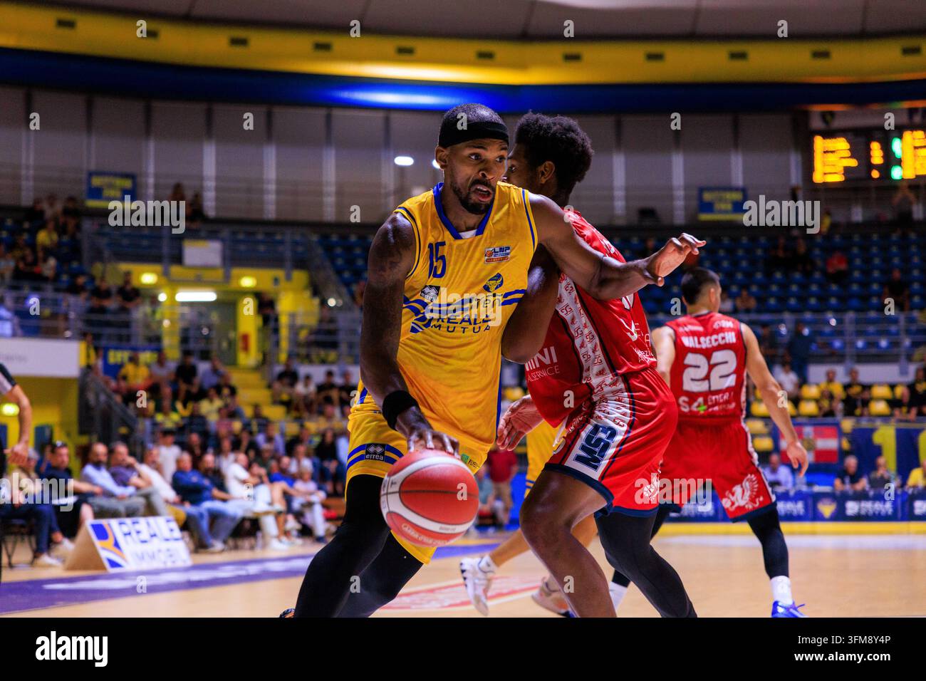 Turin, Italie : 27 septembre 2026 - Terry Allen de Reale Mutua Basket Torino en action contre Gemini Basket Mestre 1958, LNP Serie A2, Journée 1, au Pala Gianni Asti, Turin. Crédit : Antonio Cunazza/Alamy Live News Banque D'Images