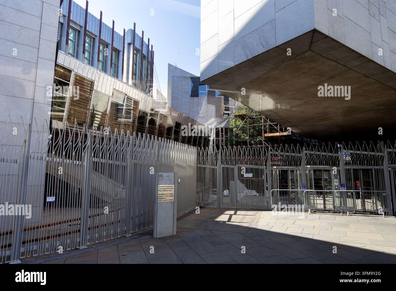 Édimbourg, Écosse, Royaume-Uni - 20 juillet 2026 : Entrée Canongate du bâtiment du Parlement écossais à Holyrood à Édimbourg, Écosse Banque D'Images