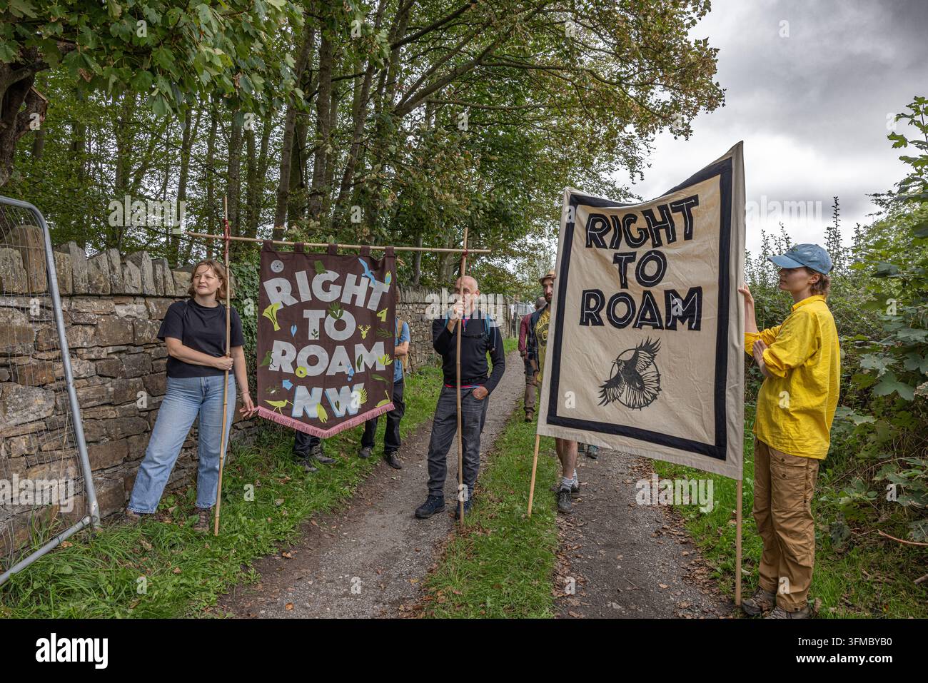 Les militants de la campagne RIGHT TO ROAM ont participé à une intrusion massive au Winstanley Hall Estate à Wigan le 13 septembre 2026, appelant à un droit à une utilisation responsable Banque D'Images
