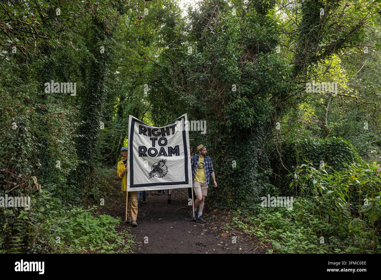 Les militants de la campagne RIGHT TO ROAM ont participé à une intrusion massive au Winstanley Hall Estate à Wigan le 13 septembre 2026, appelant à un droit à une utilisation responsable Banque D'Images