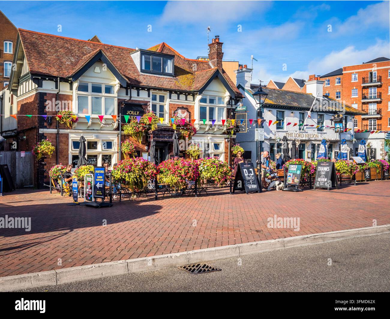Poole Harbour – Hôtels historiques le long du front de mer de Poole Harbour, Dorset, par une soirée ensoleillée de fin d'été. Banque D'Images