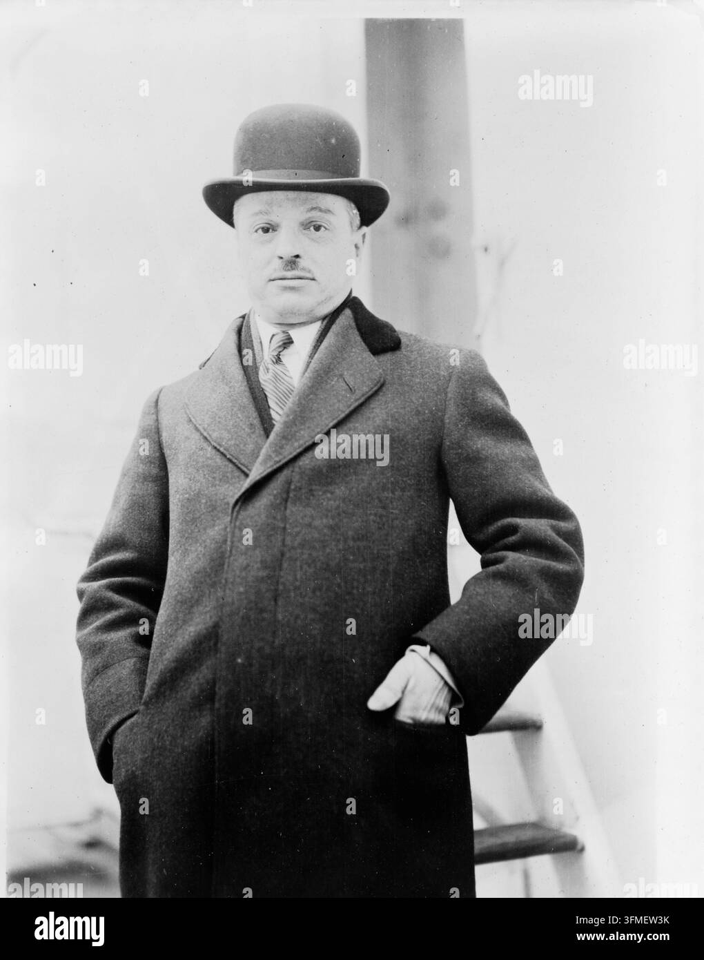 Paul Philippe Cret (23 octobre 1876 – 8 septembre 1945) était un architecte et designer industriel né à Paris et installé à Philadelphie. Pendant plus de trente ans, il a enseigné dans un atelier de design du département d'architecture de l'Université de Pennsylvanie. Banque D'Images